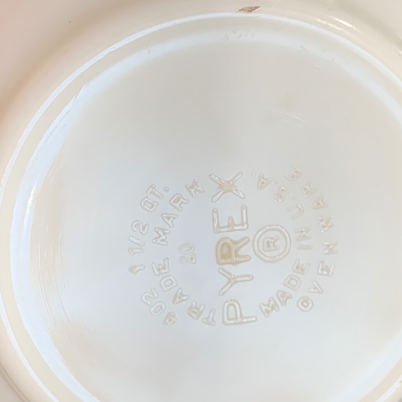 Vtg. Pyrex 1.5 qt Bowl, Autumn Floral (Verde) + NEW Retro Avocado Potholder - Picture 11 of 16